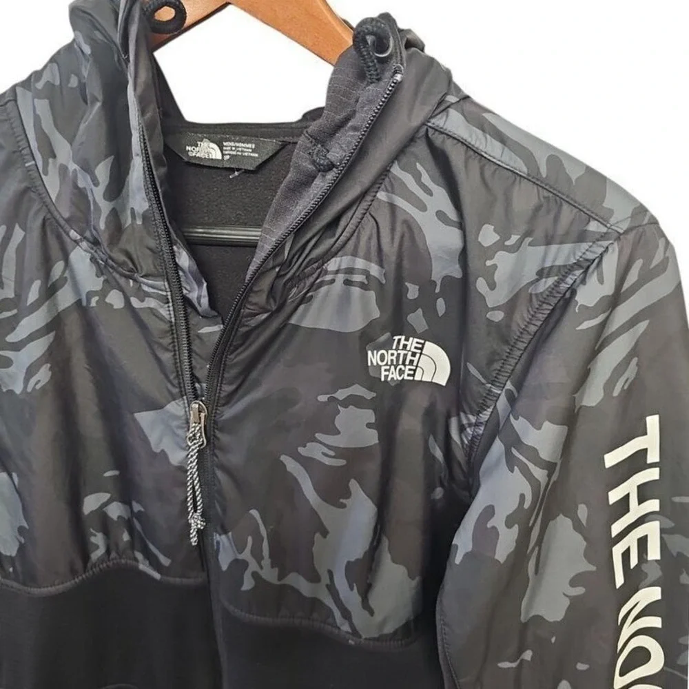 The North Face Men's Lightweight JacketBlack half Camo Men's‎ S